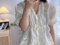 럭셔리 블라우스 티셔츠 (Luxurious …